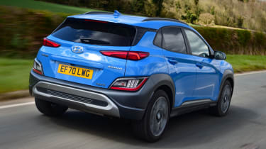 Hyundai Kona Hybrid сзади